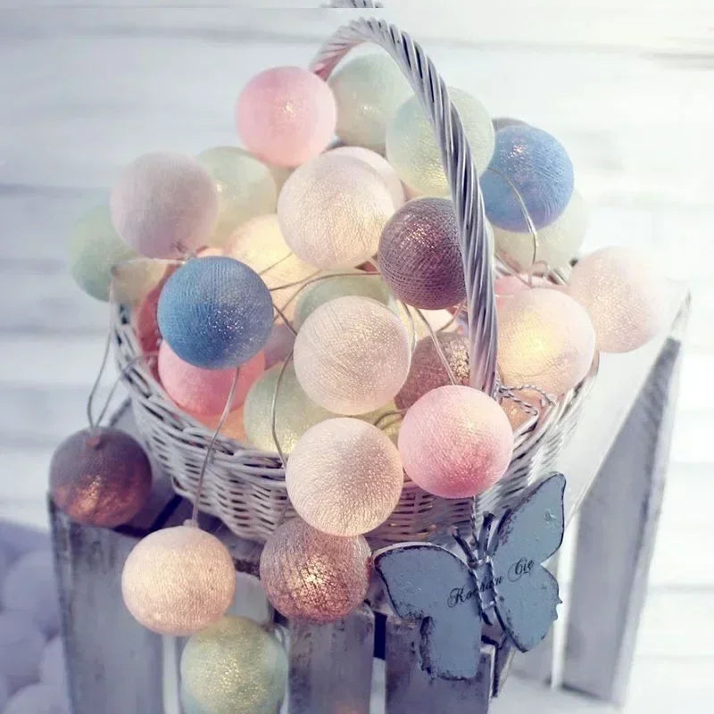 20LED Cotton Balls String Lights - Decoration for Indoor & Outdoor