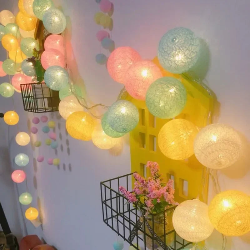20LED Cotton Balls String Lights - Decoration for Indoor & Outdoor
